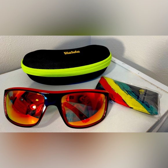 Viahada Red Mirrored Sunglasses With Case & Cleaning Cloth NWT main image 4